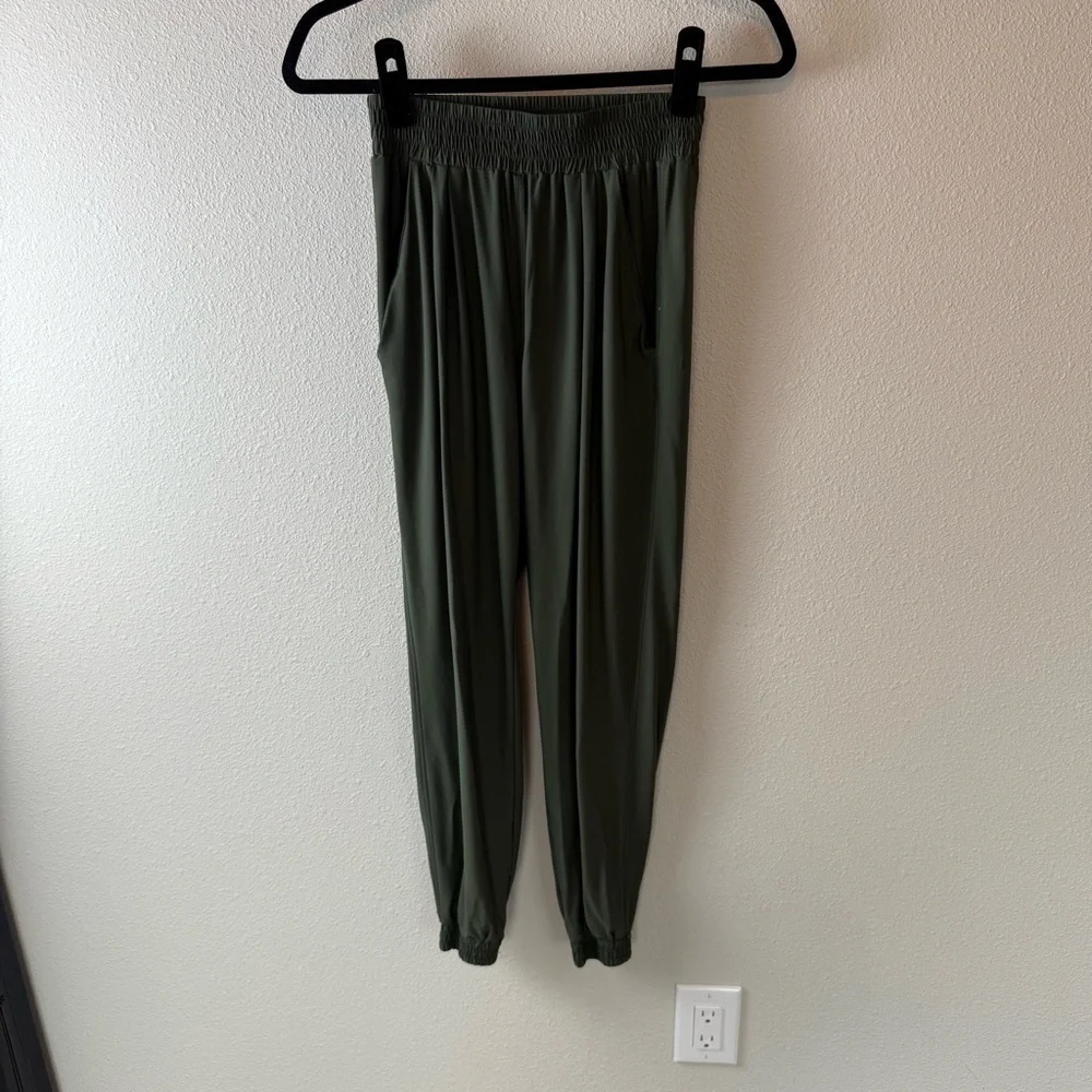 ADAY Pack It Up Pull On Technical Jogger Pant Green Casual Travel Women XS